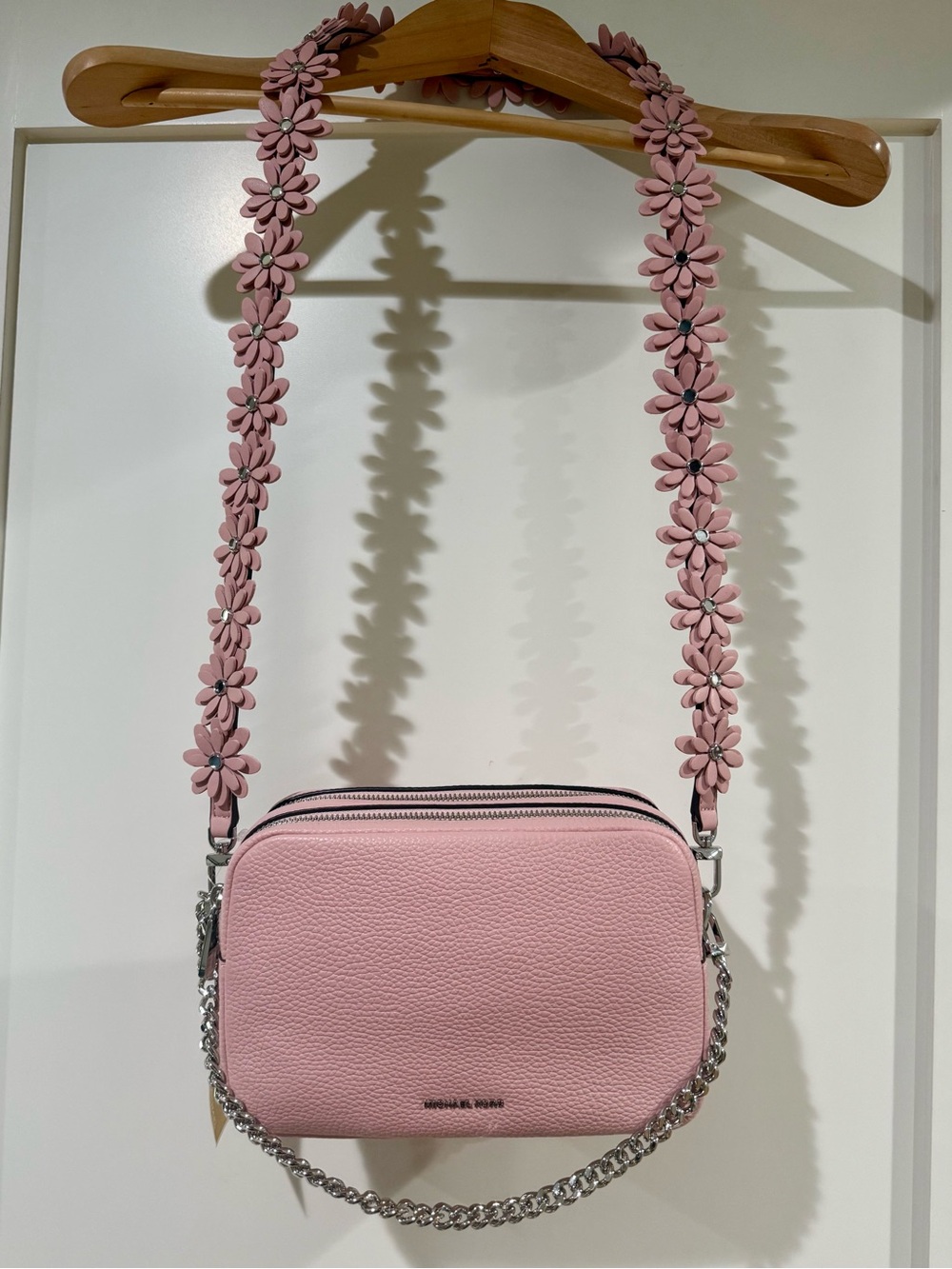 MICHAEL Michael Kors
Pebbled Leather Medium Camera Crossbody Bag in Smokey Rose